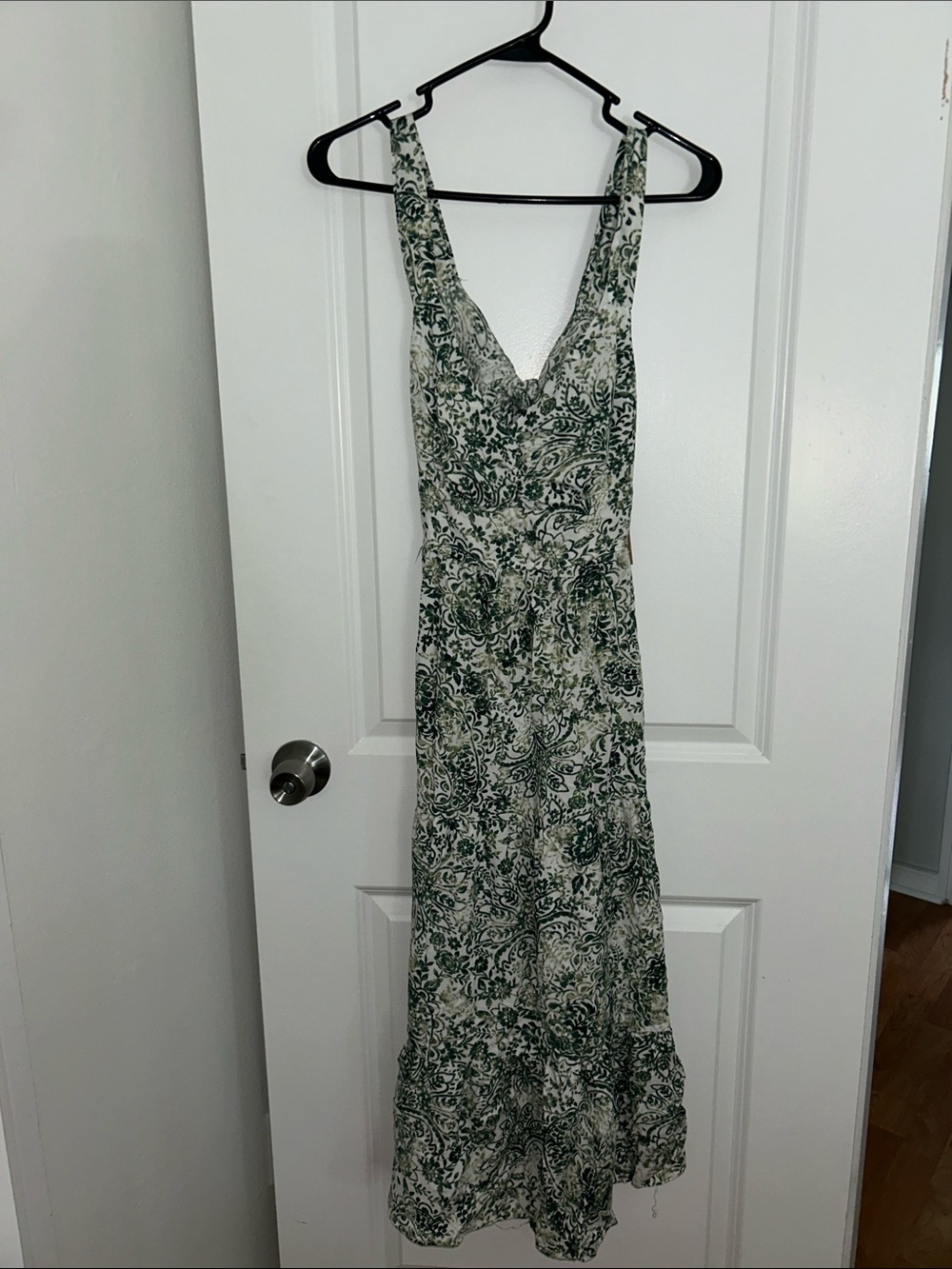 Green Paisley V-Neck Maxi Dress